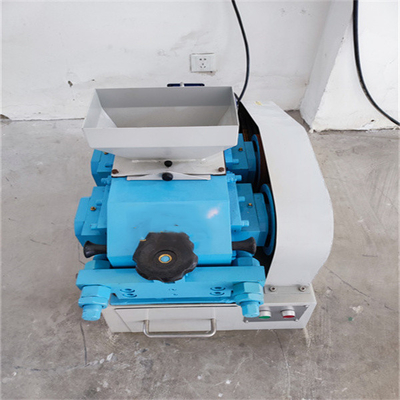 ทรายหินแข็ง Mpg Roller Mill Crusher Machine 500kg / H